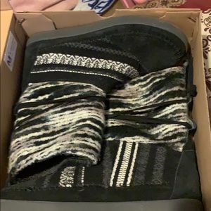 Toms Nepal Boots
